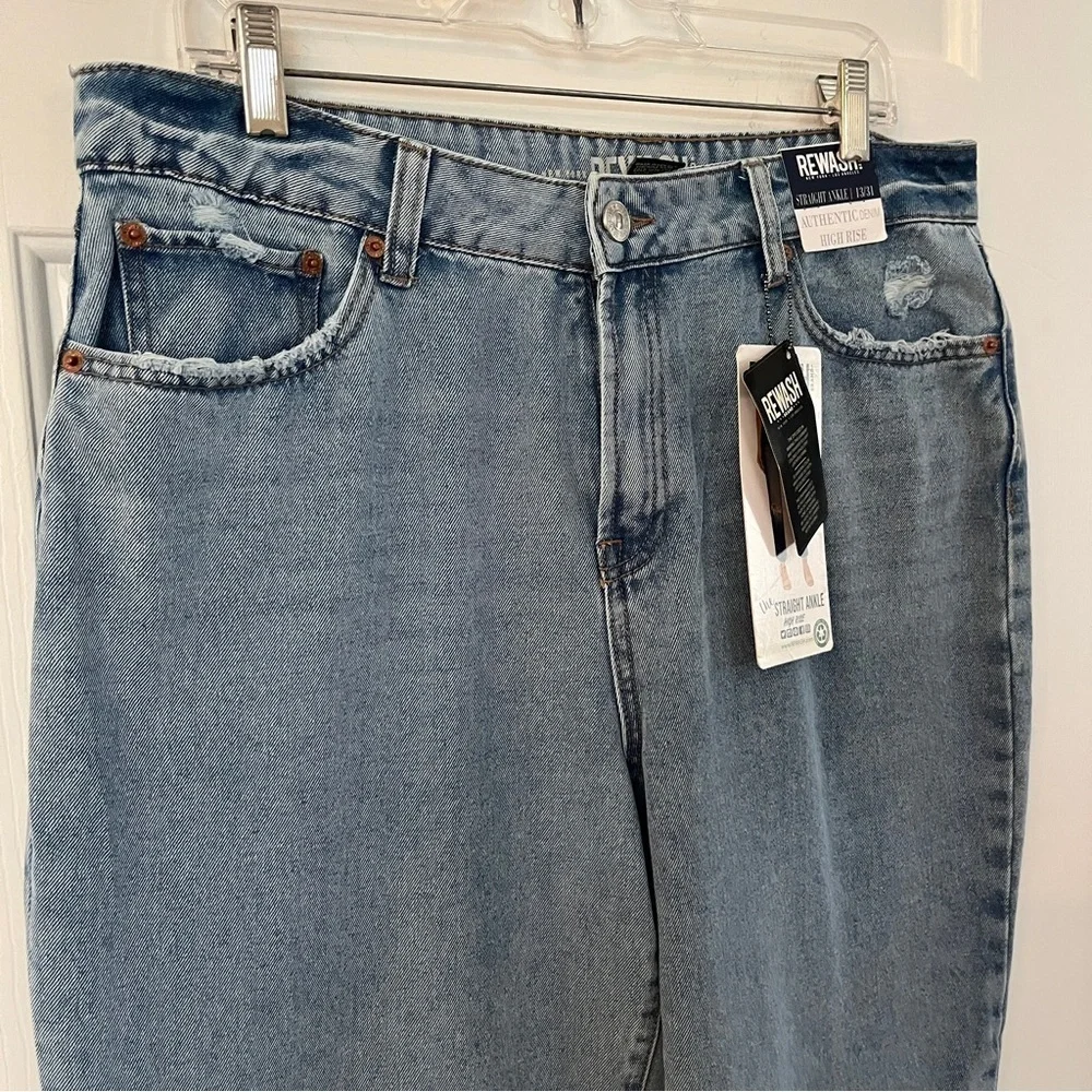 NWT Rewash the straight ankle high rise 13/31